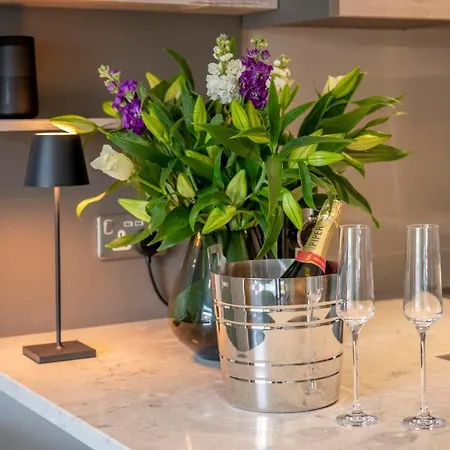 The Quadrant - The Ruskin Apartment *