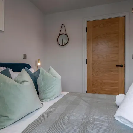 The Quadrant - The Ruskin Apartment *