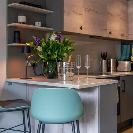 The Quadrant - The Ruskin Apartment *