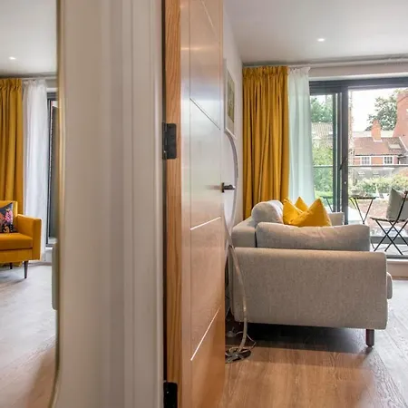 The Quadrant - The Ruskin Apartment