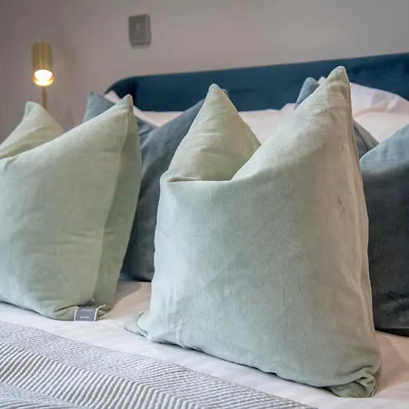 The Quadrant - The Ruskin Apartment *