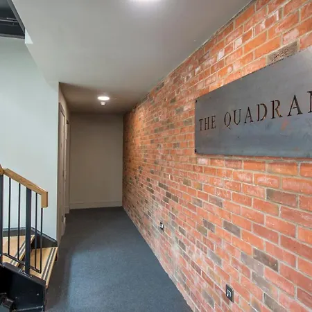 The Quadrant - The Ruskin Apartment